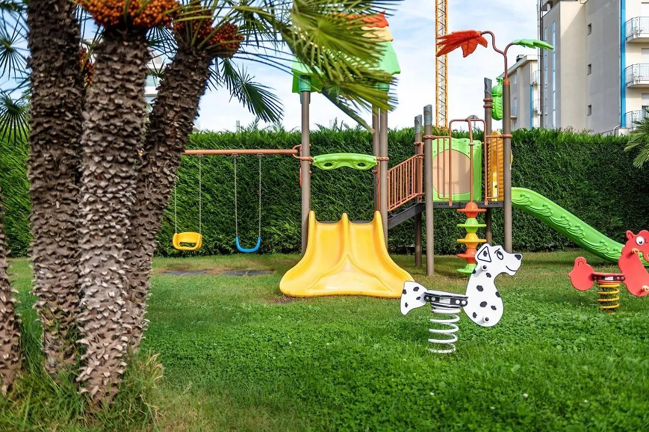 Domino Suite Hotel & Residence Lido di Jesolo 3*,