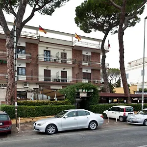 hotel-4-pini.it-romehotels.com/