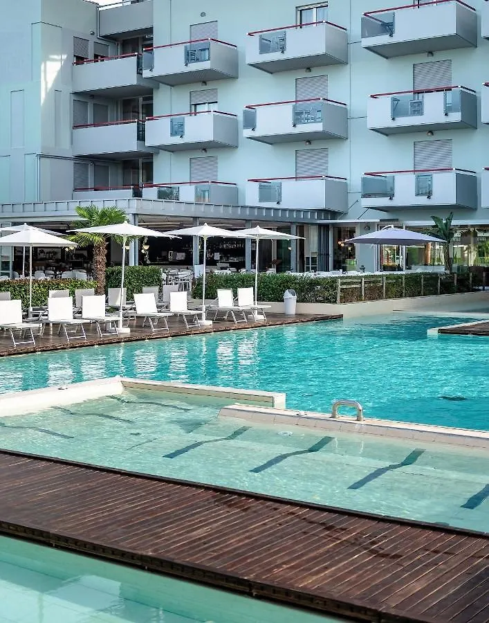 Domino Suite Hotel & Residence リド・ディ・イエゾロ 3*,