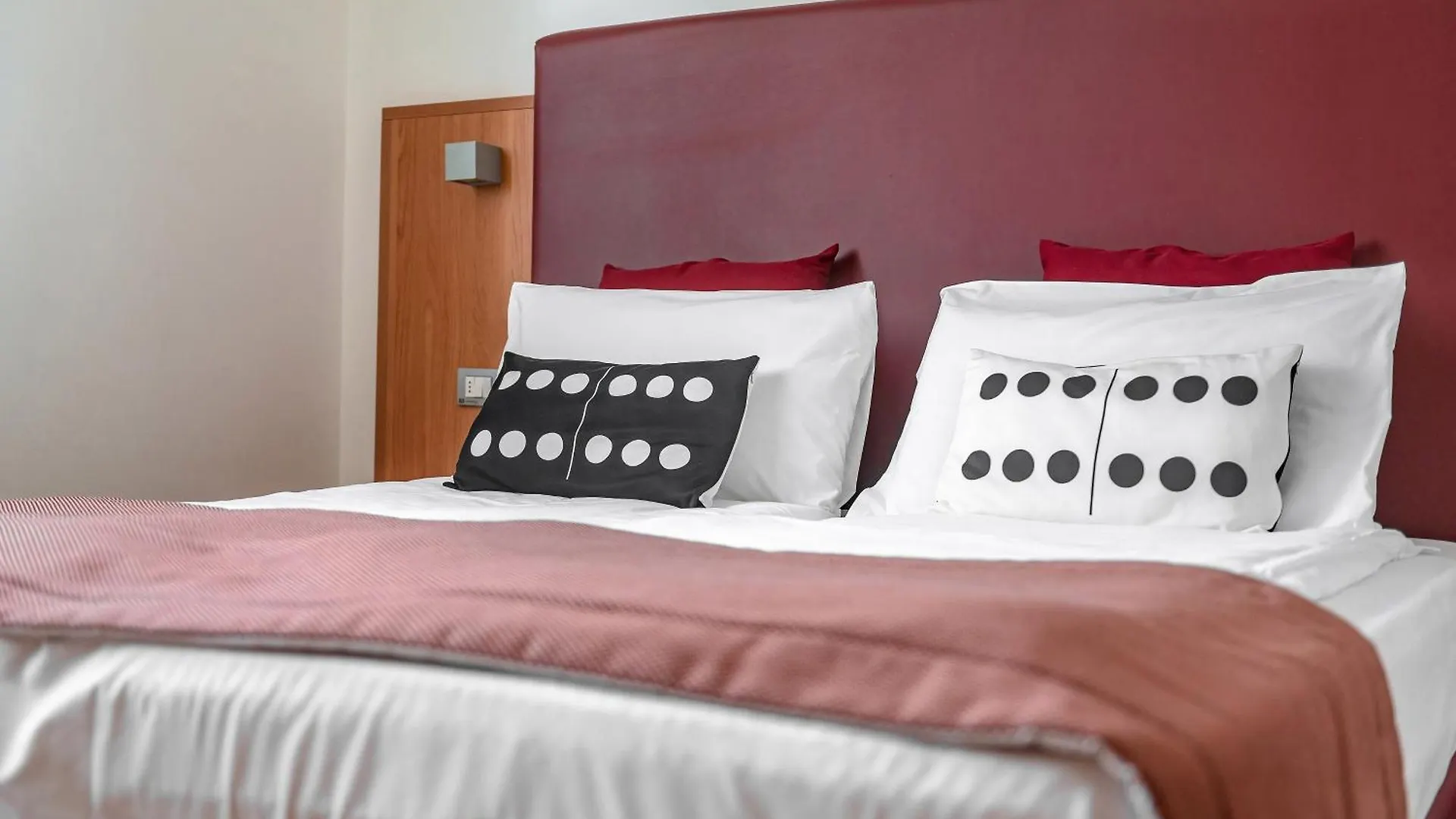 Domino Suite Hotel & Residence リド・ディ・イエゾロ